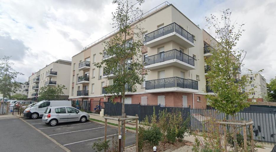 Grand Studio tout équipé, proche Gare RER C Paris, Centre Hospitalier et Centre Ville Arpajon Extérieur photo