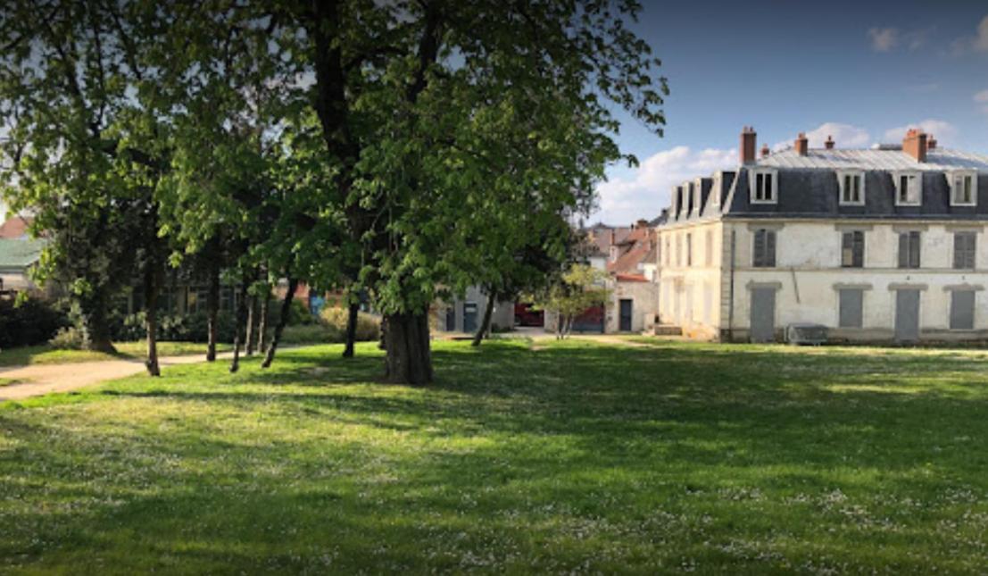 Grand Studio tout équipé, proche Gare RER C Paris, Centre Hospitalier et Centre Ville Arpajon Extérieur photo