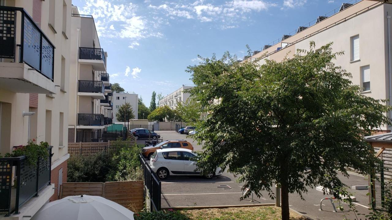 Grand Studio tout équipé, proche Gare RER C Paris, Centre Hospitalier et Centre Ville Arpajon Extérieur photo