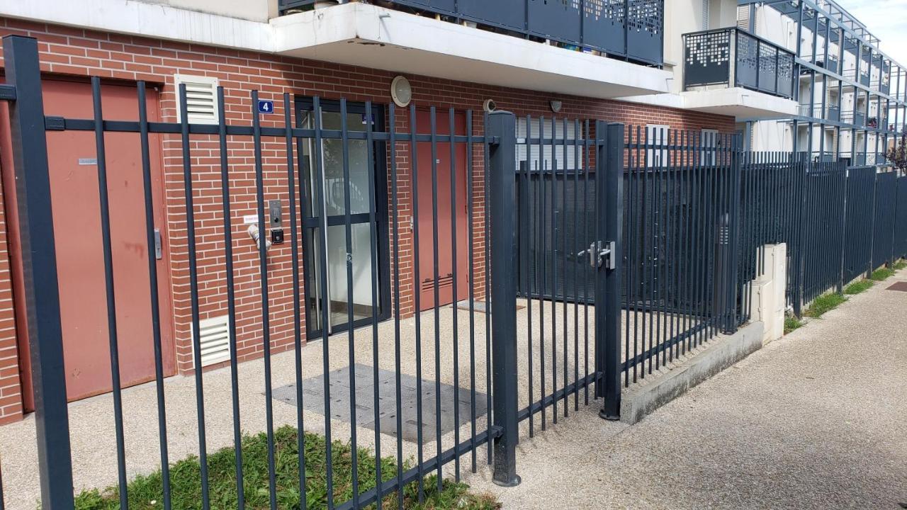 Grand Studio tout équipé, proche Gare RER C Paris, Centre Hospitalier et Centre Ville Arpajon Extérieur photo