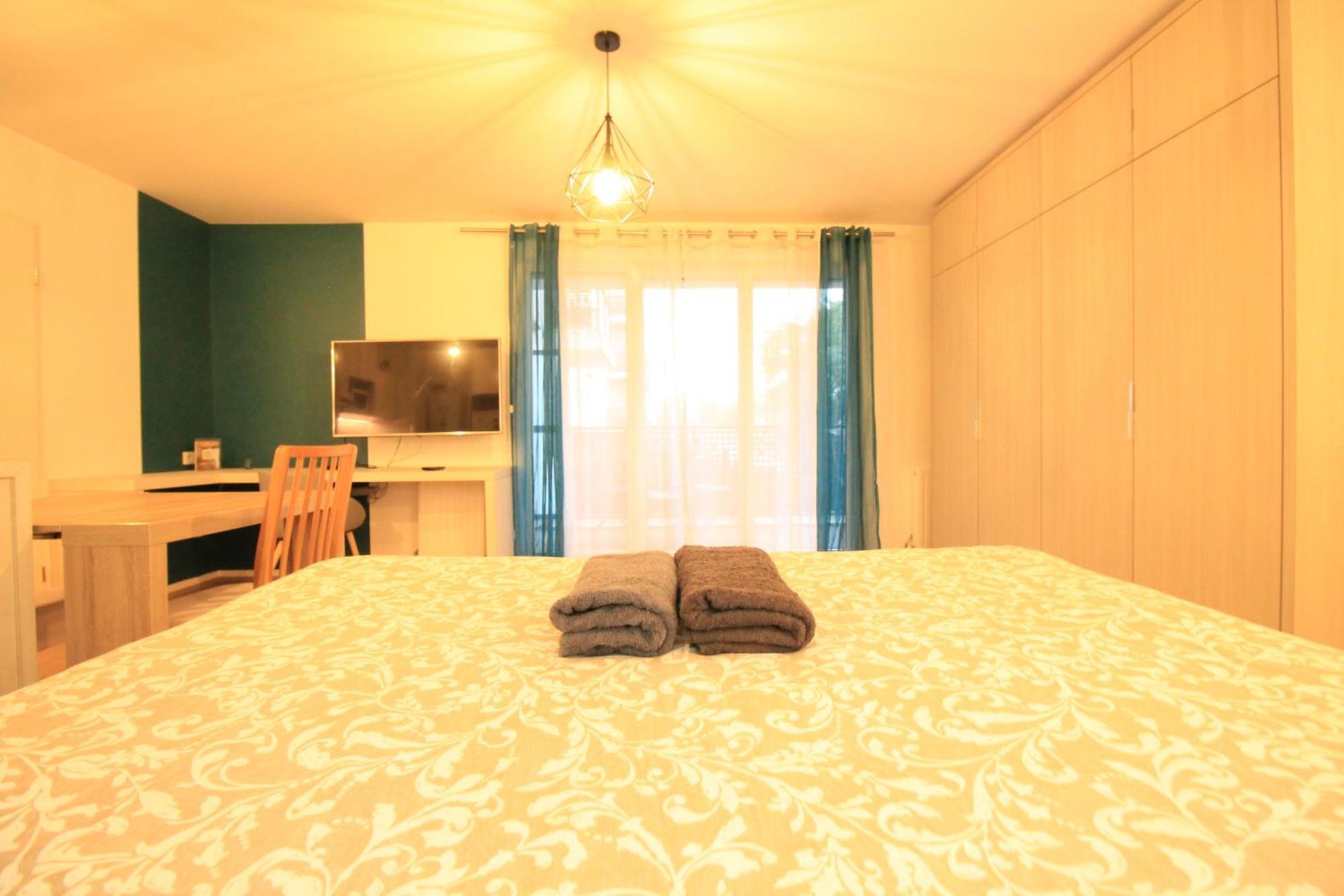 Grand Studio tout équipé, proche Gare RER C Paris, Centre Hospitalier et Centre Ville Arpajon Extérieur photo