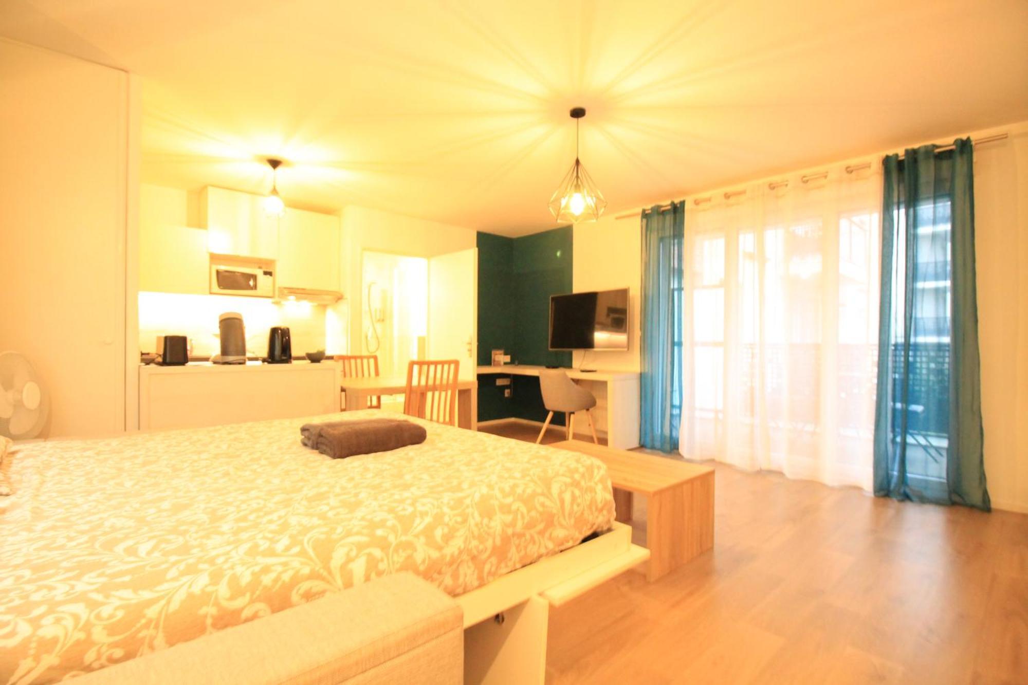 Grand Studio tout équipé, proche Gare RER C Paris, Centre Hospitalier et Centre Ville Arpajon Extérieur photo